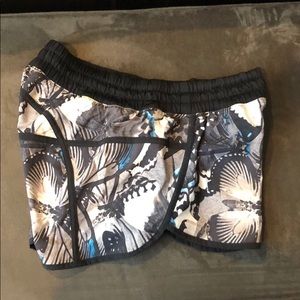 Lululemon runtimes shorts